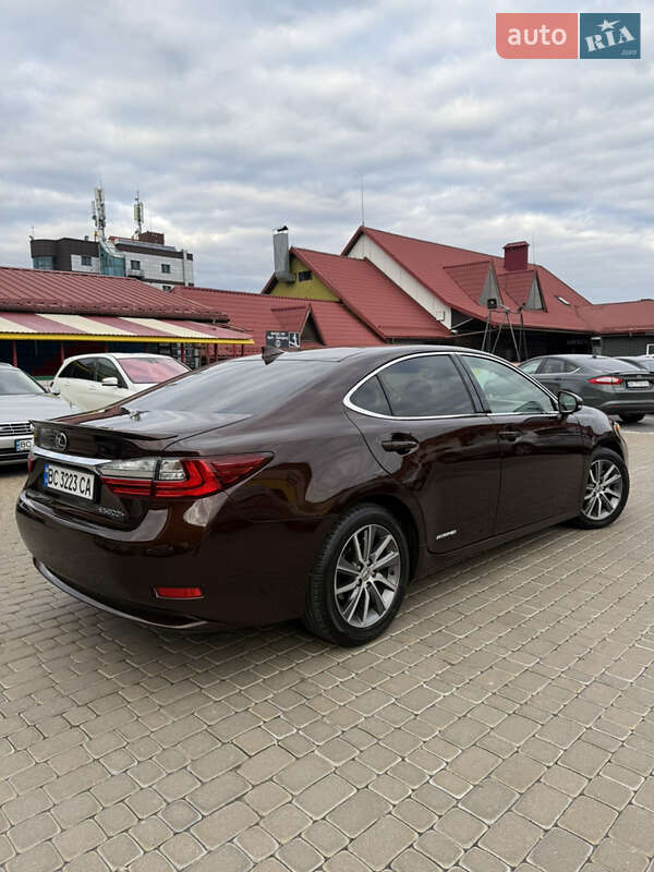 Седан Lexus ES 2015 в Львові фото 18 Седан Lexus ES 2015 в Львові