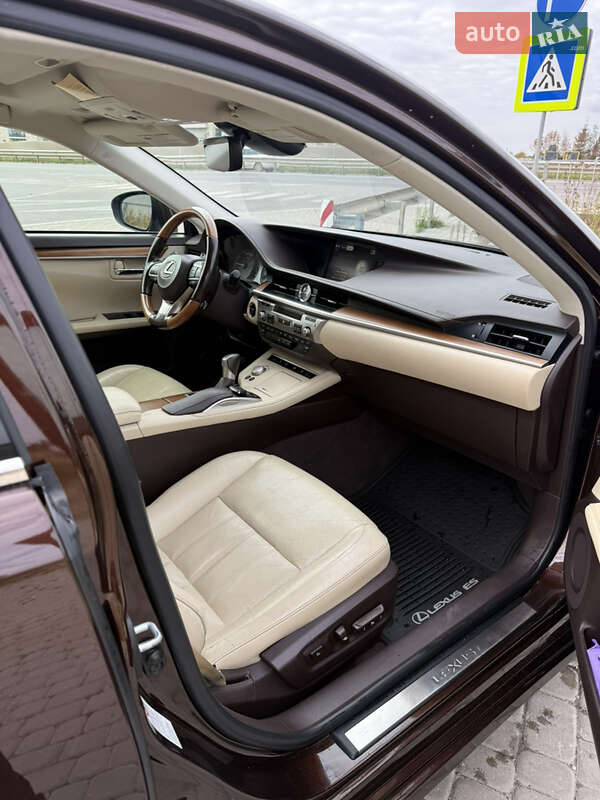 Седан Lexus ES 2015 в Львові фото 24 Седан Lexus ES 2015 в Львові