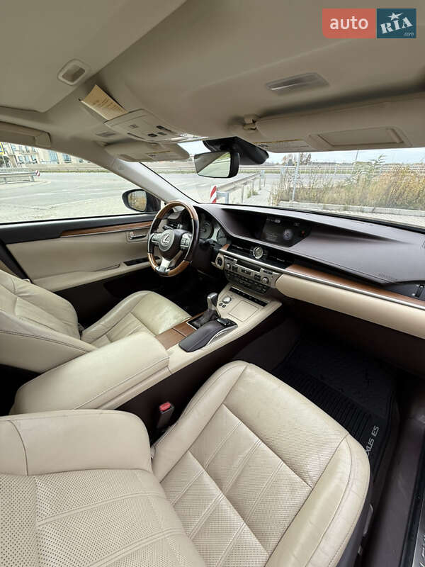 Седан Lexus ES 2015 в Львові фото 25 Седан Lexus ES 2015 в Львові