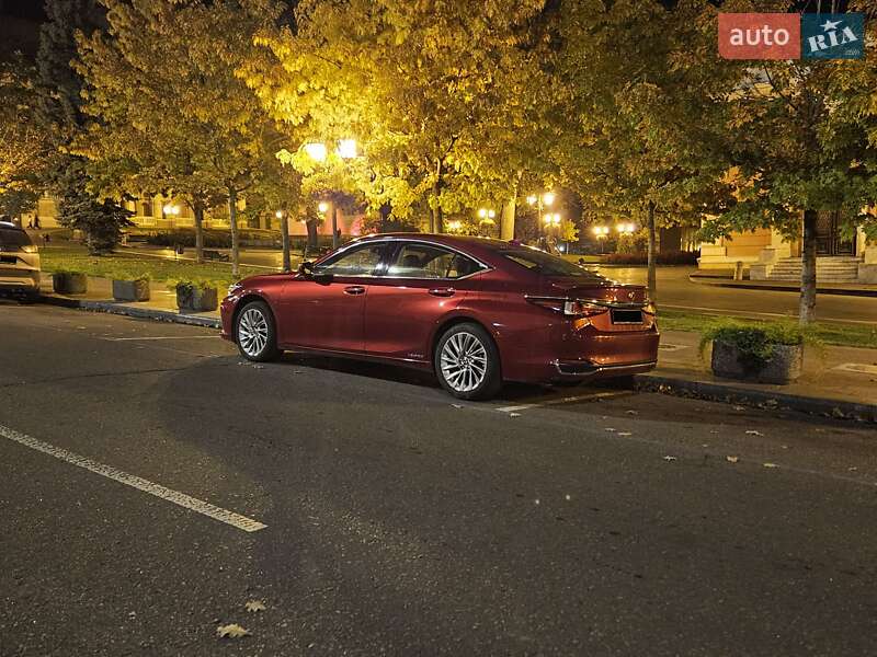 Lexus ES 2018