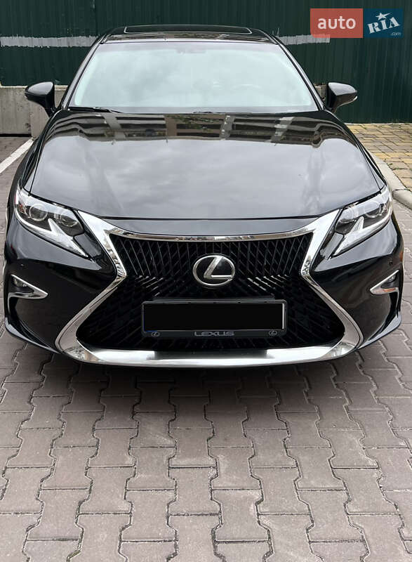 Седан Lexus ES 2014 в Киеве