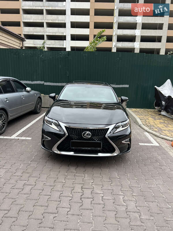 Седан Lexus ES 2014 в Киеве