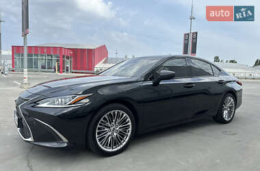 Седан Lexus ES 2021 в 