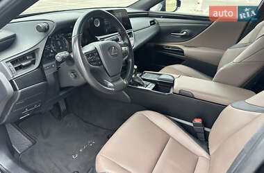Седан Lexus ES 2021 в 