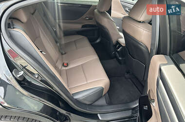 Седан Lexus ES 2021 в 