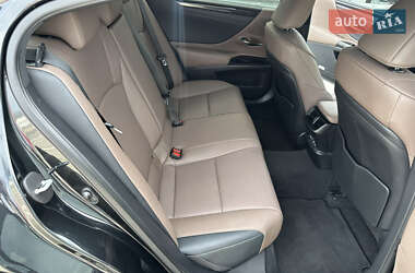 Седан Lexus ES 2021 в 