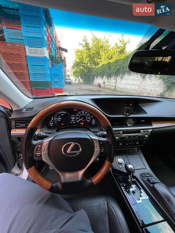 Седан Lexus ES 2015 в Сумах фото 5 Седан Lexus ES 2015 в Сумах