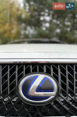 Седан Lexus ES 2017 в 