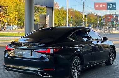 Седан Lexus ES 2019 в 