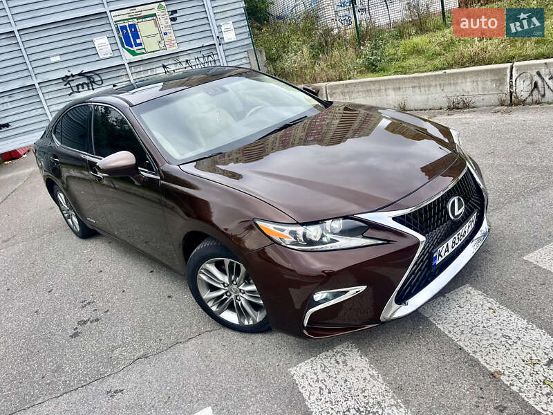 Седан Lexus ES 2015 в Киеве фото 7 Седан Lexus ES 2015 в Киеве