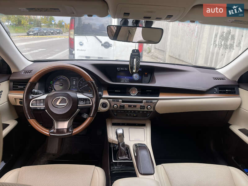 Седан Lexus ES 2015 в Киеве фото 15 Седан Lexus ES 2015 в Киеве