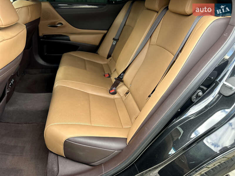 Седан Lexus ES 2020 в Одесі