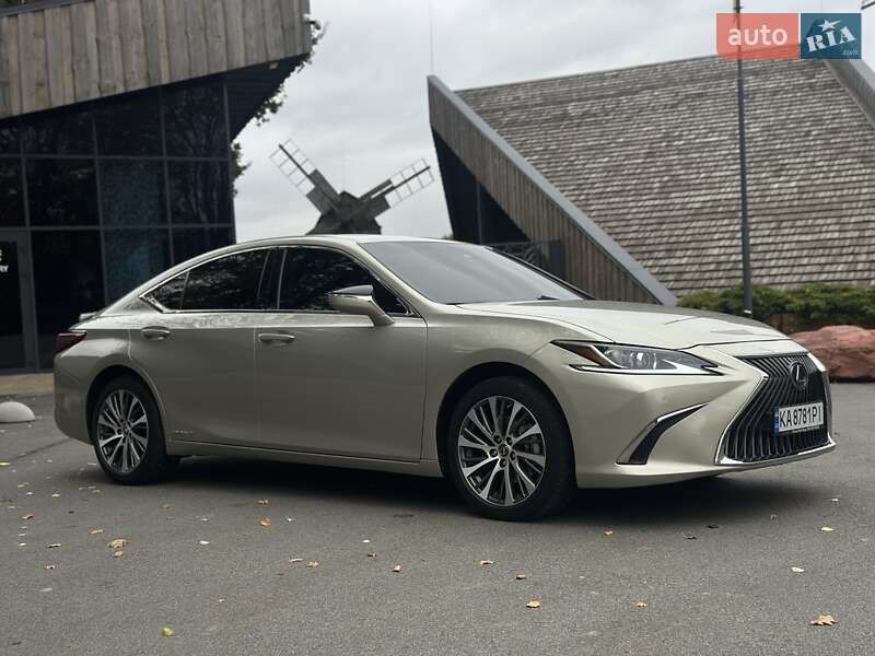 Седан Lexus ES 2020 в Киеве