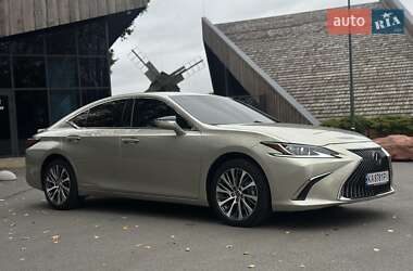 Седан Lexus ES 2020 в 