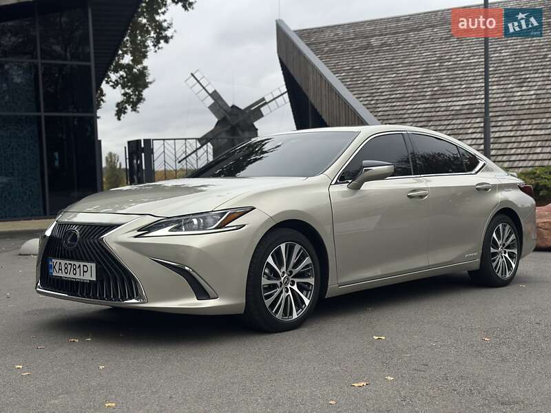 Седан Lexus ES 2020 в Киеве