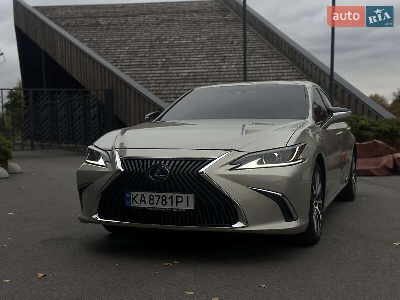 Седан Lexus ES 2020 в Киеве