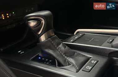 Седан Lexus ES 2020 в 
