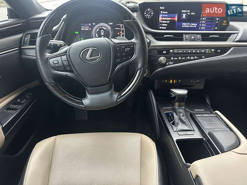 Седан Lexus ES 2020 в Киеве