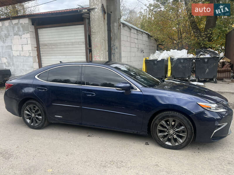 Седан Lexus ES 2014 в 