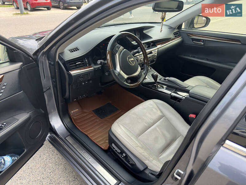 Седан Lexus ES 2014 в Звенигородці фото 6 Седан Lexus ES 2014 в Звенигородці