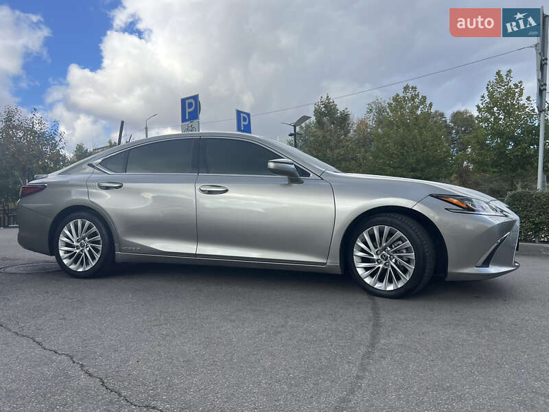 Седан Lexus ES 2019 в Днепре