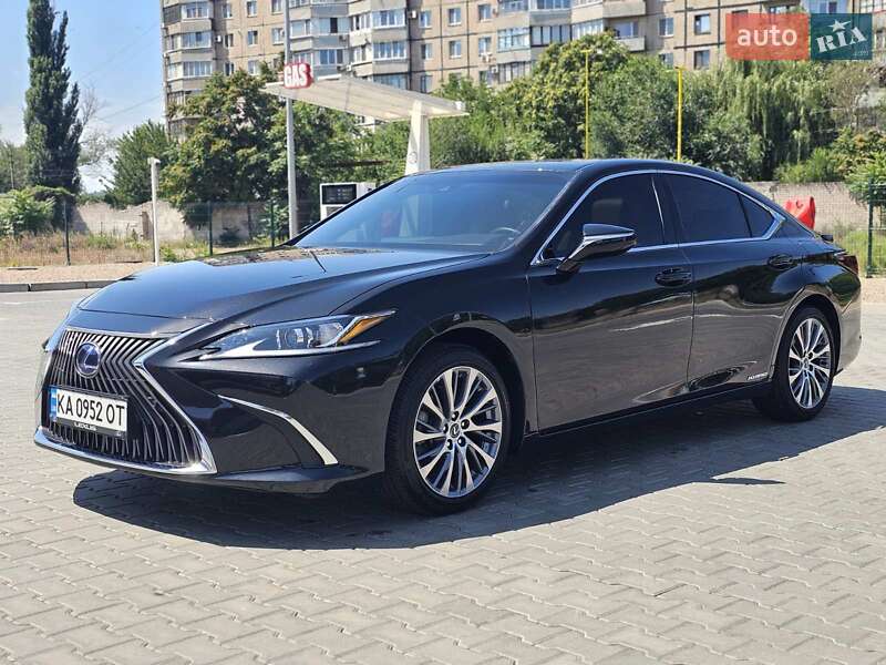 Lexus ES 2021