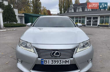 Седан Lexus ES 2013 в Кременчуці