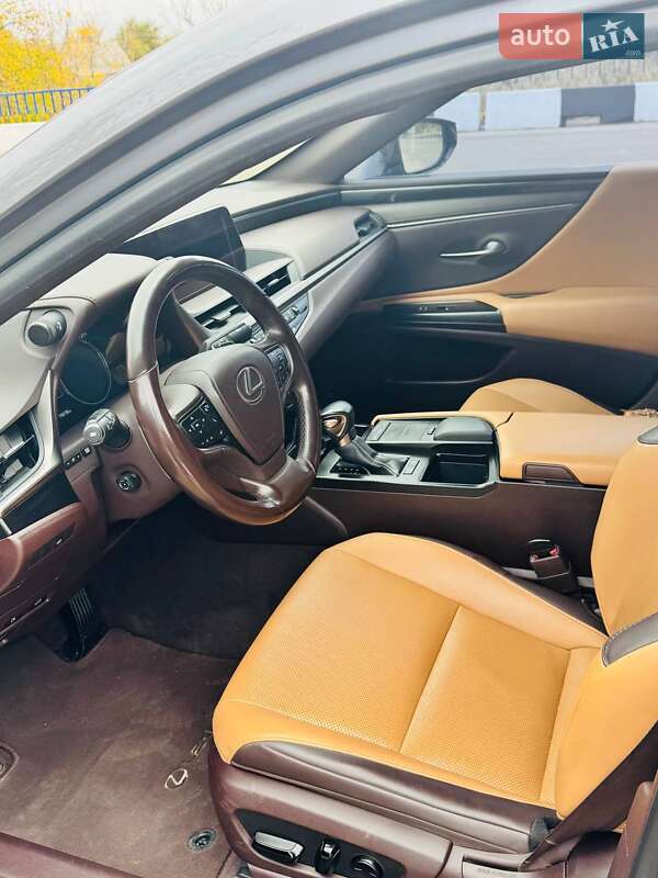Седан Lexus ES 2020 в Кривому Озері