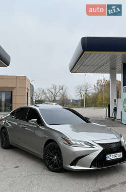 Седан Lexus ES 2021 в Дніпрі