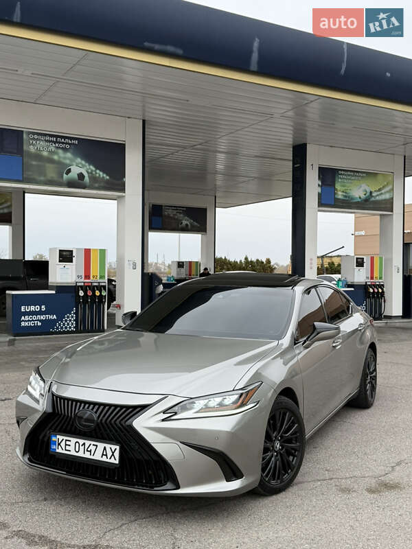 Седан Lexus ES 2021 в Дніпрі