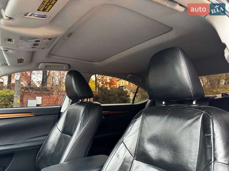 Седан Lexus ES 2014 в Киеве