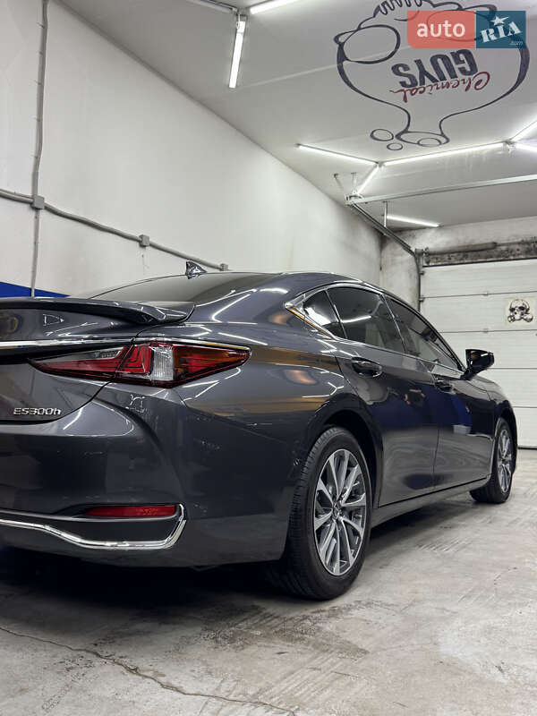 Седан Lexus ES 2022 в Києві