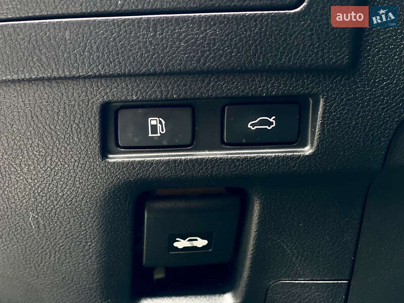 Седан Lexus ES 2020 в Киеве