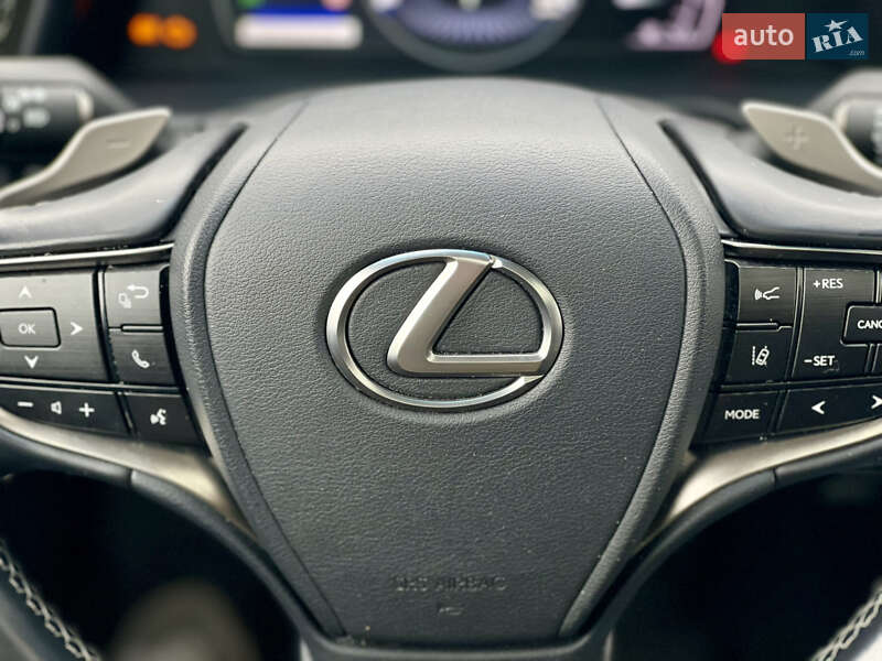 Седан Lexus ES 2020 в Киеве