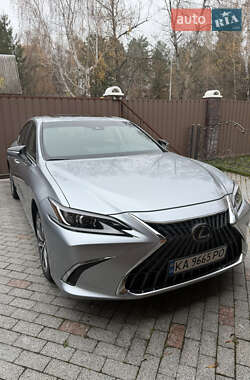 Седан Lexus ES 2022 в Києві