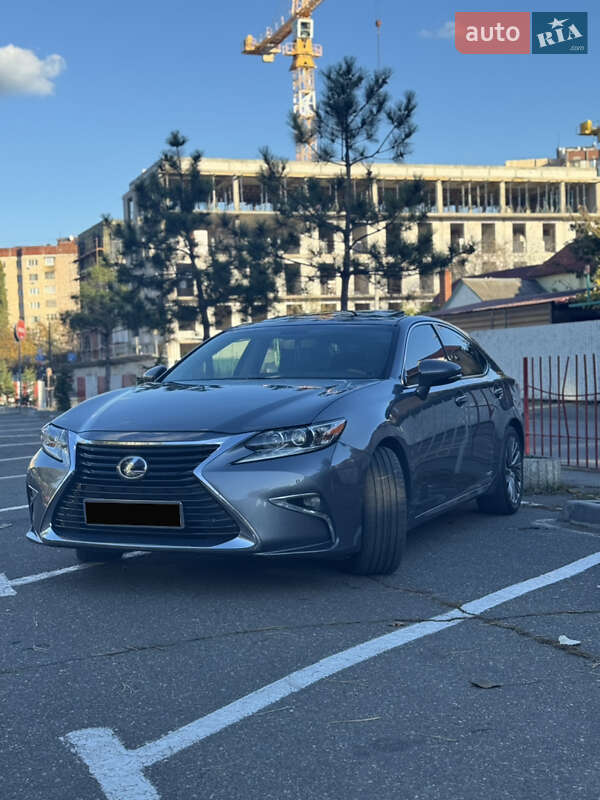 Седан Lexus ES 2014 в Добровеличковке