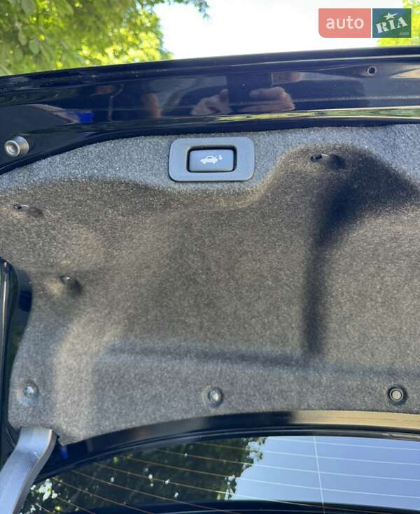 Седан Lexus ES 2016 в Виннице