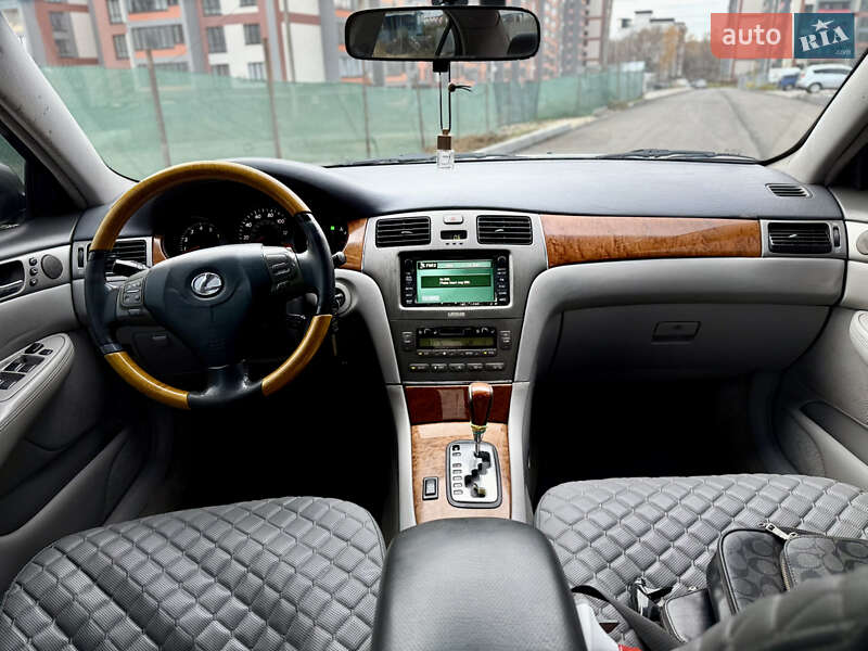 Седан Lexus ES 2004 в Тернополі