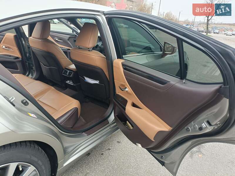 Седан Lexus ES 2018 в Києві