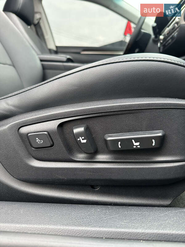 Седан Lexus ES 2015 в Белогородке