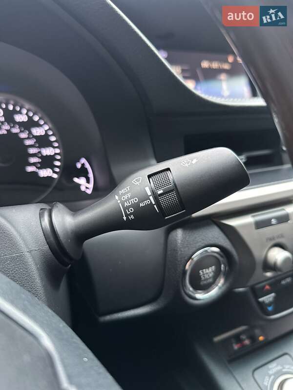 Седан Lexus ES 2015 в Белогородке