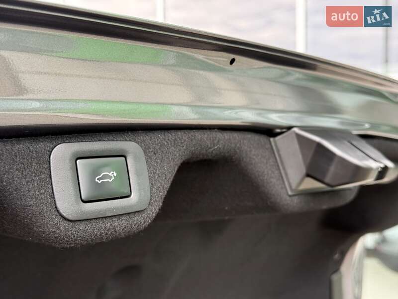 Седан Lexus ES 2020 в Киеве