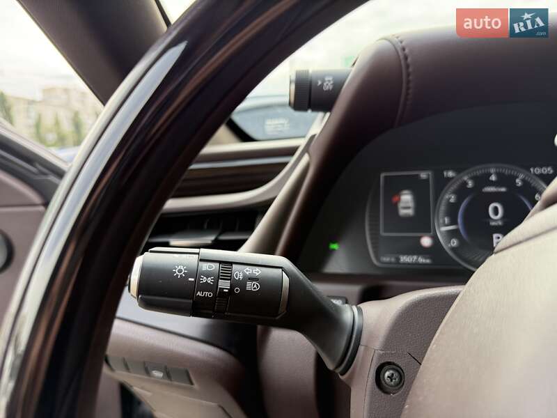 Седан Lexus ES 2020 в Киеве