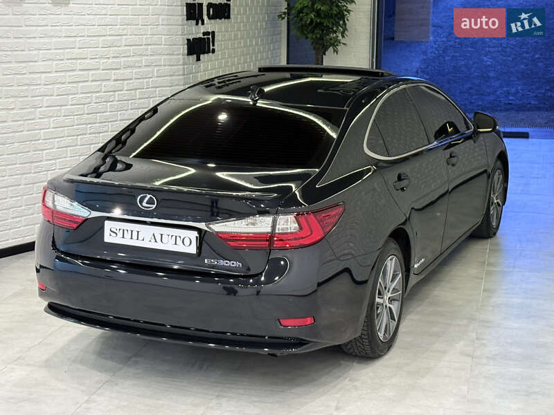 Седан Lexus ES 2016 в Одесі