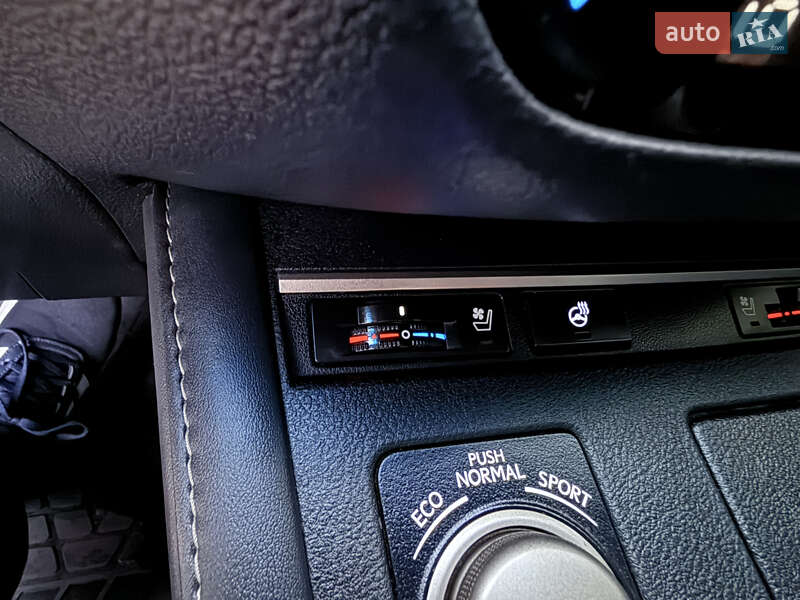 Седан Lexus ES 2016 в Одесі