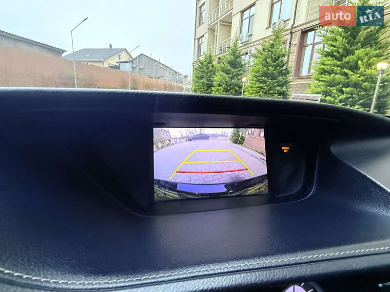 Седан Lexus ES 2016 в Одесі