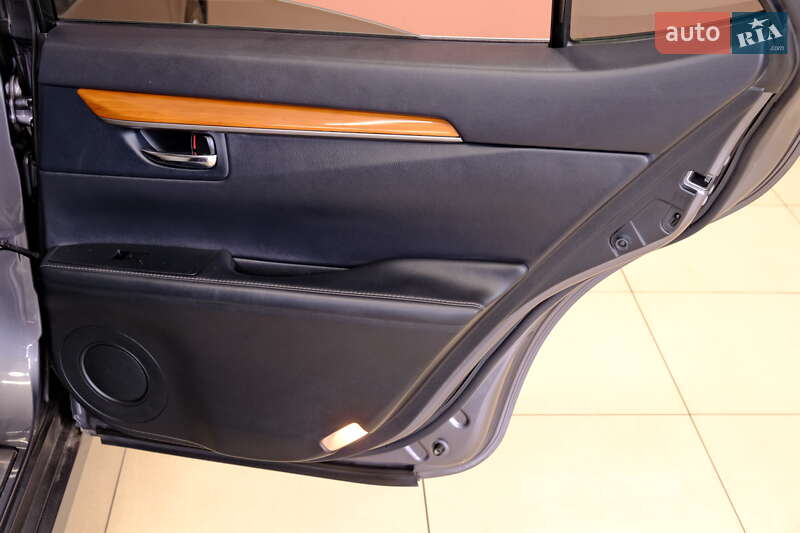 Седан Lexus ES 2014 в Одессе