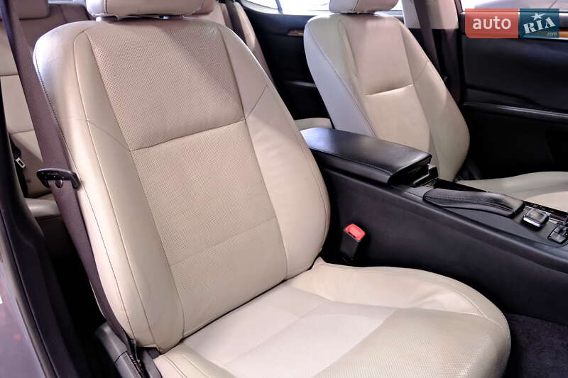 Седан Lexus ES 2014 в Одессе