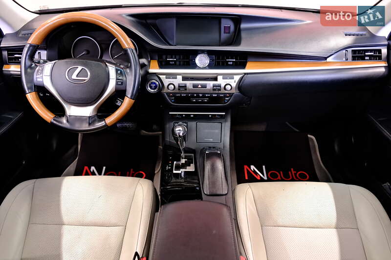 Седан Lexus ES 2014 в Одессе