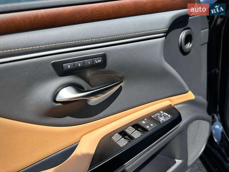 Седан Lexus ES 2024 в Киеве фото 40 Седан Lexus ES 2024 в Киеве